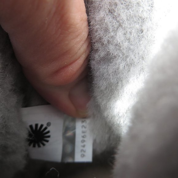 UGG Boots Women's Classic Short Charm 8 NEW Gray SEL Sheepskin Suede NIB - Picture 14 of 16